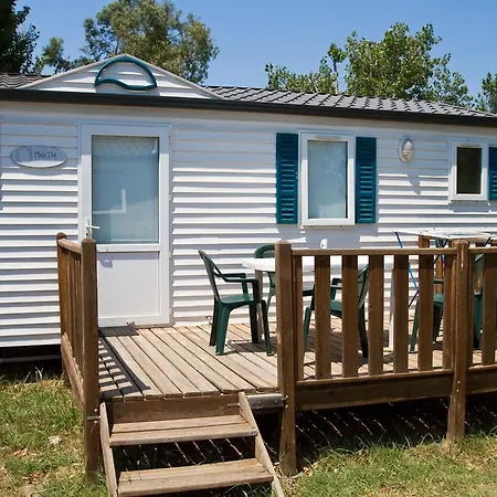 Kemping Village Les Abricotiers 2*