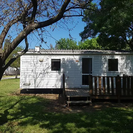 Village Les Abricotiers