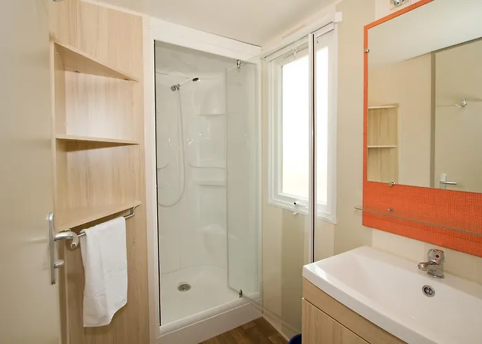 Village Les Abricotiers 2*