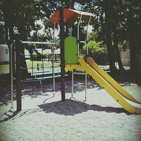 Campingplads Village Les Abricotiers 2*