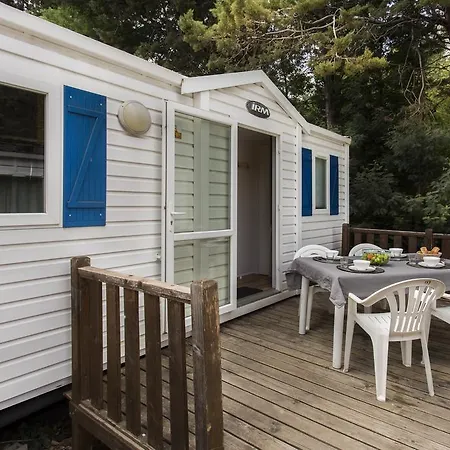 Camping Village Les Abricotiers 2*