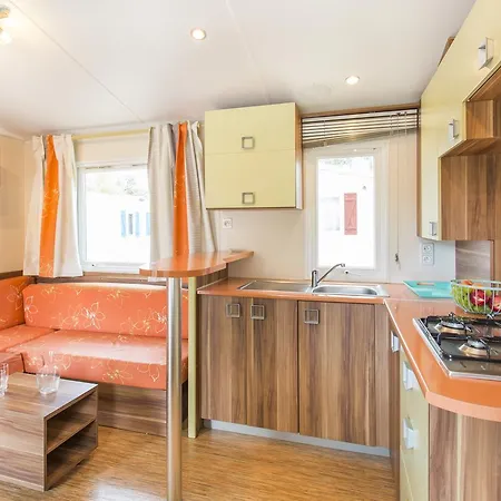 Кемпинг Village Les Abricotiers 2*