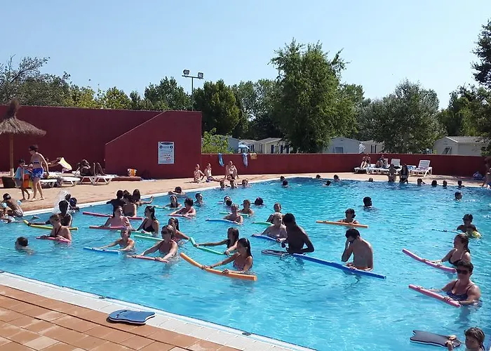 Village Les Abricotiers 2* פרפיניין