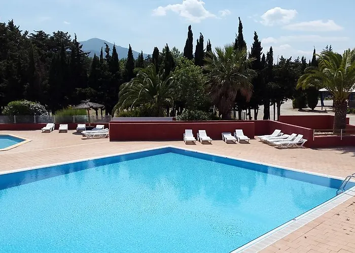 Village Les Abricotiers 2*