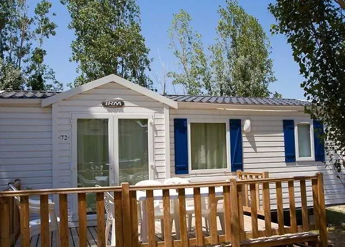 Village Les Abricotiers 2* פרפיניין