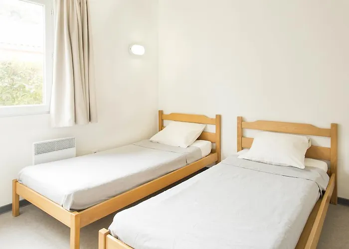 Village Les Abricotiers אתר קמפינג פרפיניין