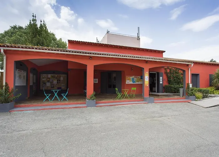 Village Les Abricotiers 2* פרפיניין