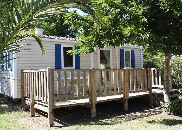 Village Les Abricotiers אתר קמפינג